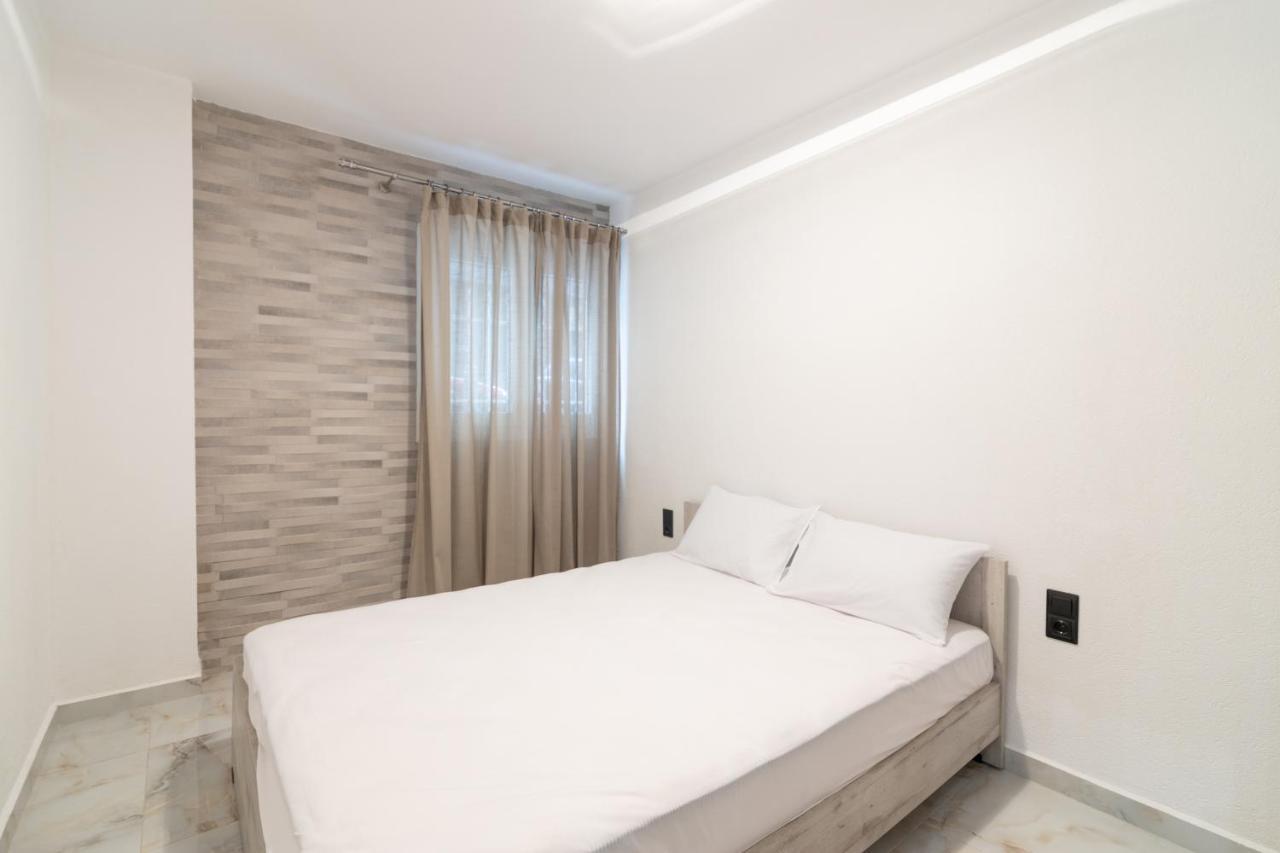 White Lux House In Town Apartment Tesalonika Bagian luar foto