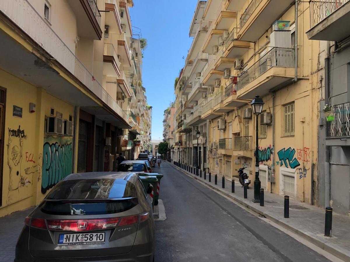 White Lux House In Town Apartment Tesalonika Bagian luar foto